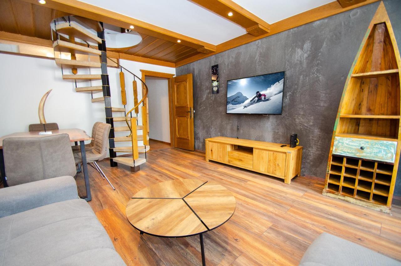 Penthouse Eightyone By All In One Apartments Kaprun Exterior foto